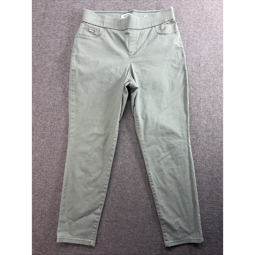 Nine West Women's Heidi Pull-On Crop Jeans in‎ a size 8